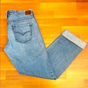 Levi’s Vintage straight leg 562 in size 8M/W29